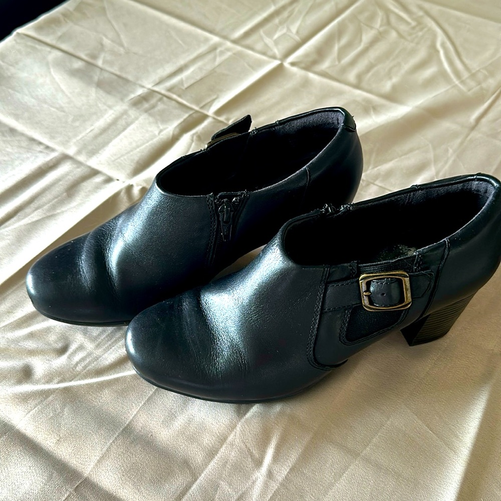 Clarks Classic yet comfortable black leather heeled booties
